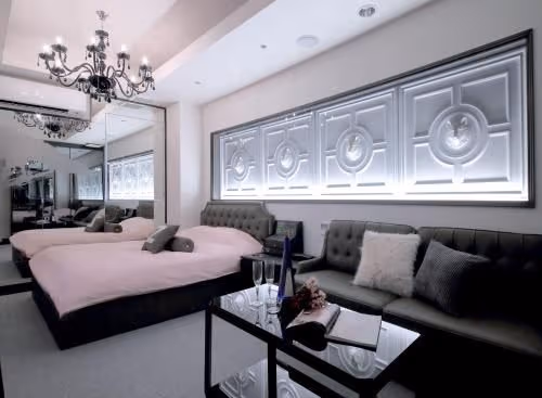 Luxury Queen Suite with Spa Bath