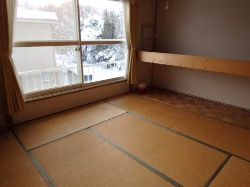 Japanese-Style Family Room with Shared Bathroom