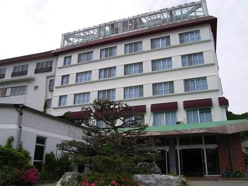 โรงแรมซุซุนะมิ (Suzunami Hotel)0