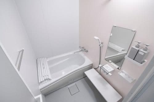 Family Room with Bathroom Room 3