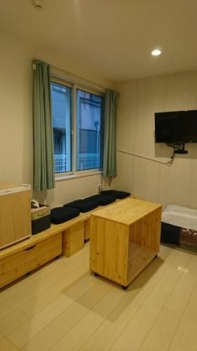 Women or men and women only / popular share house / beautiful private room with key0