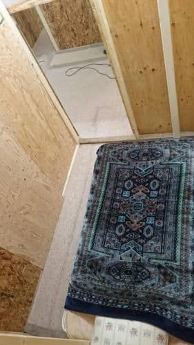 Single Room with Shared Shower and Toilet
