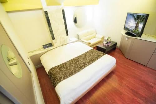 Standard King Room - Check-in at 15:00 - Check-out at 12:00