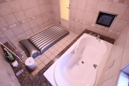 Deluxe King Room - Check-in at 15:00 - Check-out at 12:00