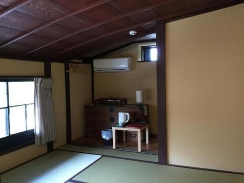 Economy Twin Room