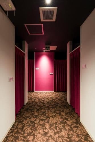 Superior Capsule Room for Female