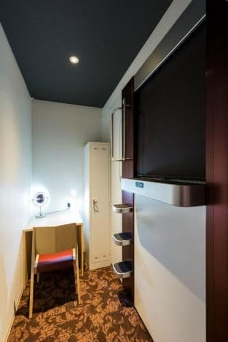 Superior Capsule Room for Female
