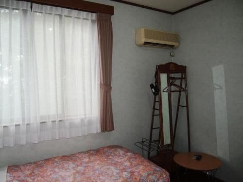 Twin Room - Non-Smoking
