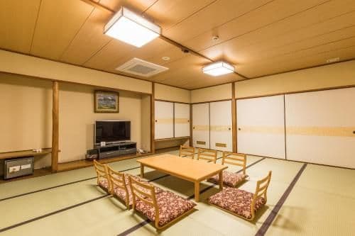 Japanese-Style Family Room with Shared Bathroom -Non-Smoking