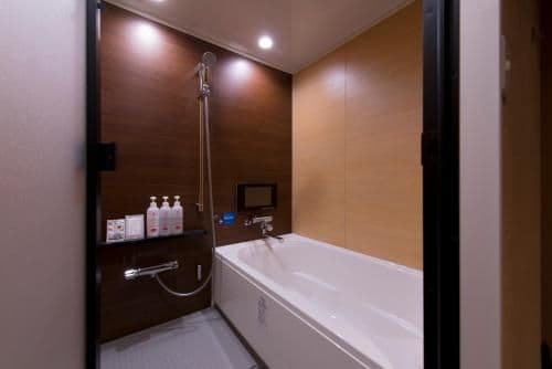 Economy Double Room + Late Check in at 22:00