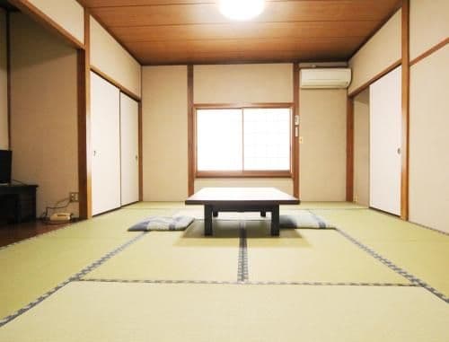 Japanese-Style Economy Room