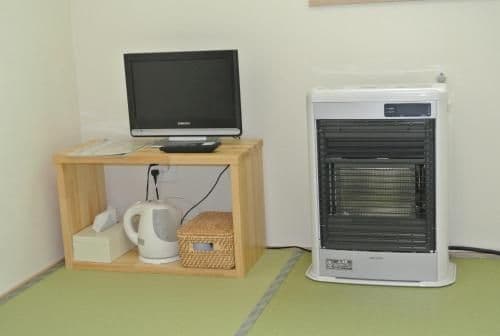 Single Japanese-Style Room with Shared Bathroom
