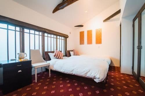 Twin Room with Shower