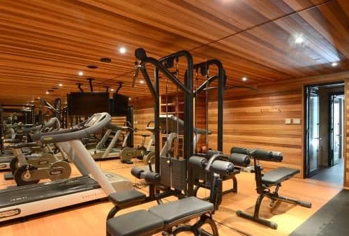 Phoenix One - Four Bedroom Chalet (10 Adults)
