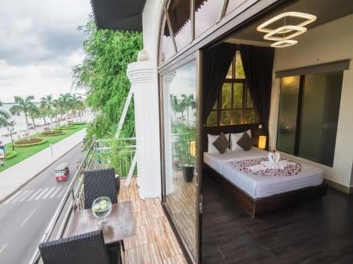 Deluxe Double River View