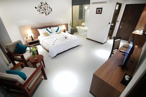 Deluxe Connected Family King & Balcony View
