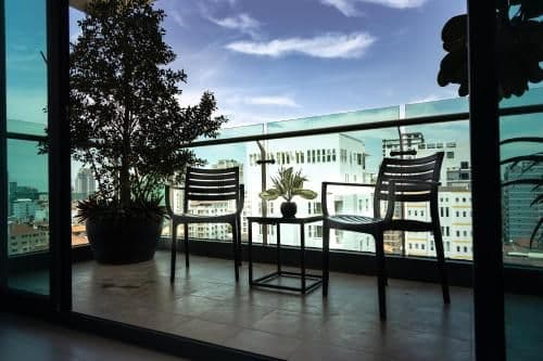Feliz Executive Suite & Balcony View