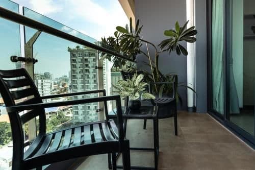 Feliz Executive Suite & Balcony View