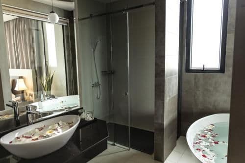 Feliz Executive Suite & Balcony View