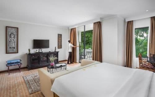 Royal Suite Double with Balcony-Pool View