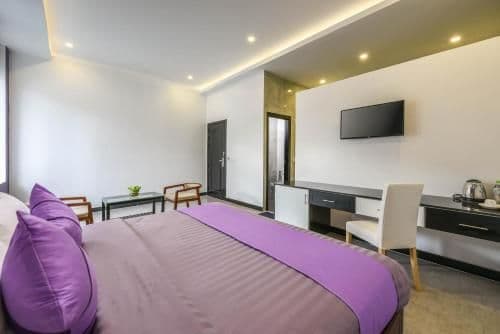 Deluxe King Room
