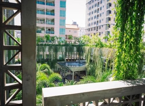 Deluxe Pool View