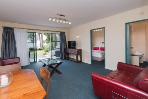 Deluxe Two-Bedroom Apartment