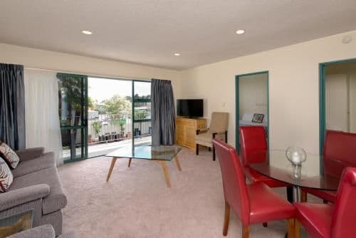 Deluxe Two-Bedroom Apartment