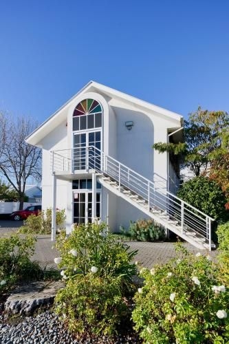 Pavilions Hotel1