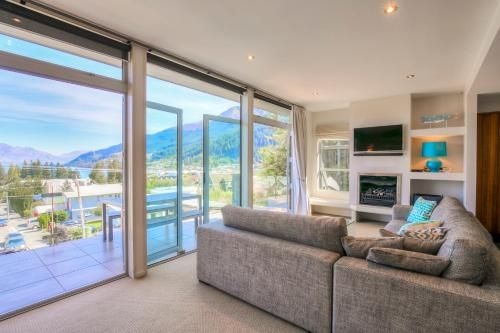 Diamond Villa - Lake Views, Central Location0
