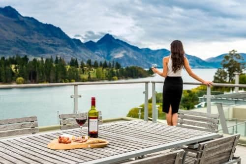 Three-Bedroom Apartment with Lake View