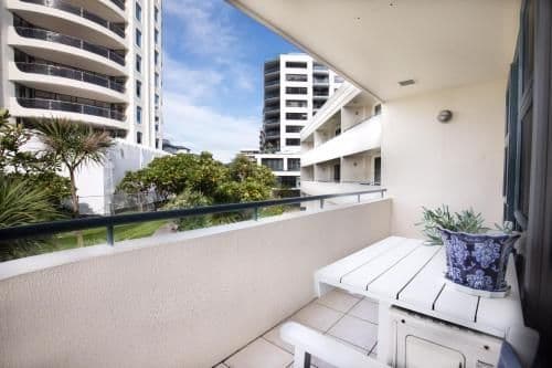 Apartment with Garden View