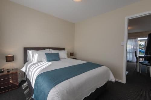 Accessible Two Bedroom with Spa - Ground Floor