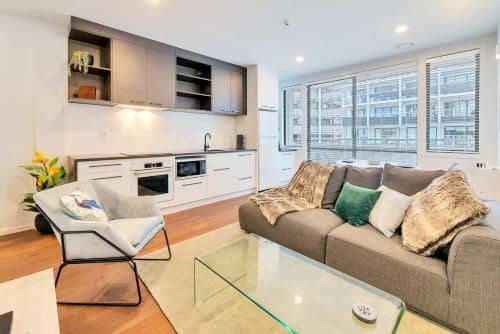 Designer Styled City Apartment with Carpark Designer Styled City Apartment with Carpark
