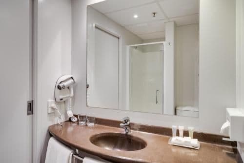 Double Room with Two Double Beds and Lake View