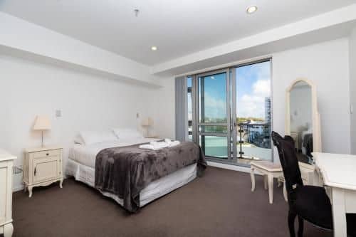 Beautiful Central Home with Balcony Auckland City Beautiful Central Home with Balcony Auckland City