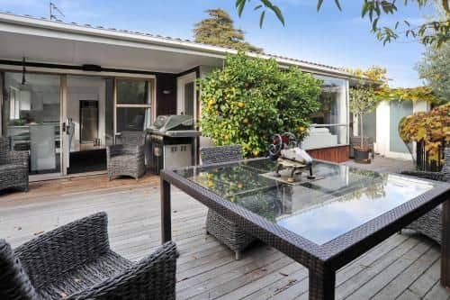 Leinster Villa - Christchurch Holiday Homes Leinster Villa - Christchurch Holiday Homes
