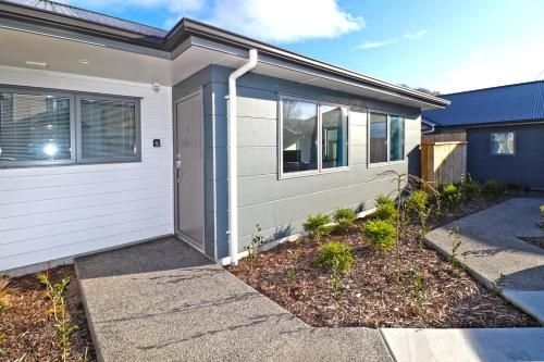 2 Brm Apartment 3 on Jones Crescent1