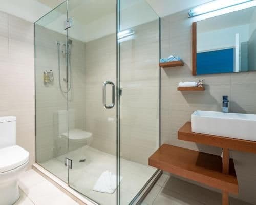 Deluxe One-Bedroom Apartment - Beachfront