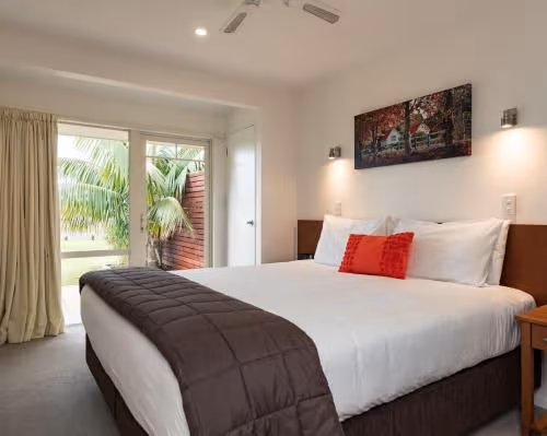Superior One-Bedroom Apartment - Beachfront