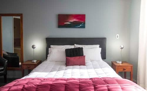 Beachfront Two Bedroom Apartment Poolside - Ground Level