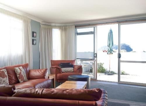 Beachfront Two Bedroom Apartment Poolside - Ground Level