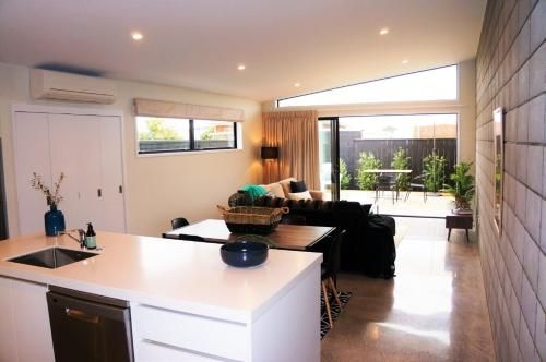 PERFECT ON POWDERHAM - PRIME INNER CITY LOCATION (Perfect on Powderham - Prime Inner City Location)0