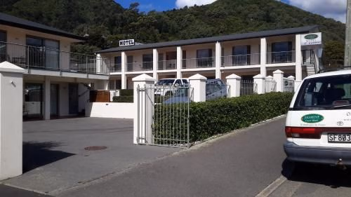 Jasmine Court Motel0