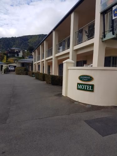 Jasmine Court Motel1