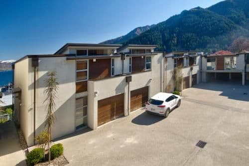 Five-Bedroom Apartment with Lake Views