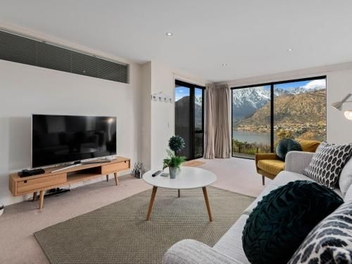 Goldrush Vista - Queenstown Holiday Home1