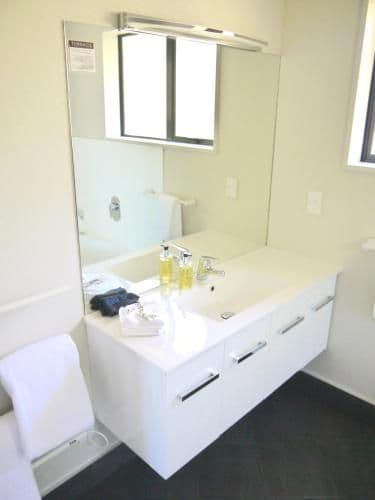 One-Bedroom Apartment with Kitchen and Spa Bath