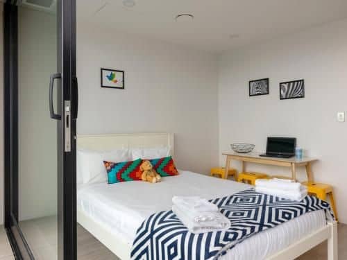 BRAND NEW ! Stylish studio Apt, Pool, Gym & Sauna BRAND NEW ! Stylish studio Apt, Pool, Gym & Sauna