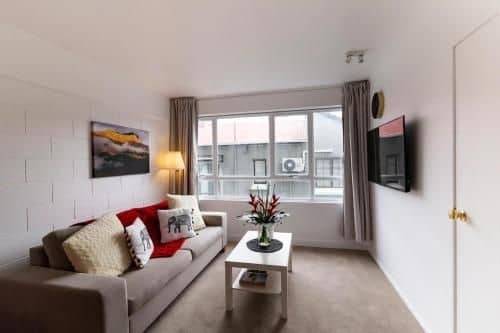 Boutique 1 Bedroom Apartment in the Heart of Newmarket Boutique 1 Bedroom Apartment in the Heart of Newmarket